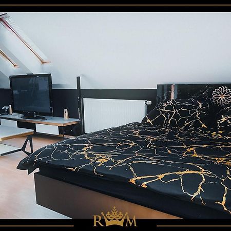 Rm Luxury Apartment In Prague • 6 People • Free Parking • Pets ภายนอก รูปภาพ