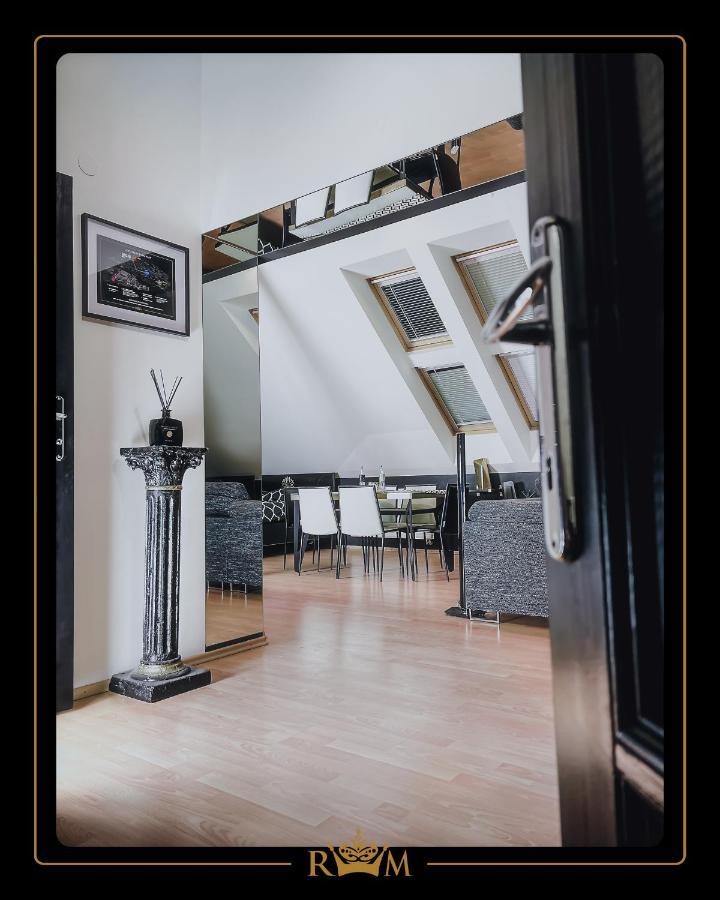 Rm Luxury Apartment In Prague • 6 People • Free Parking • Pets ภายนอก รูปภาพ