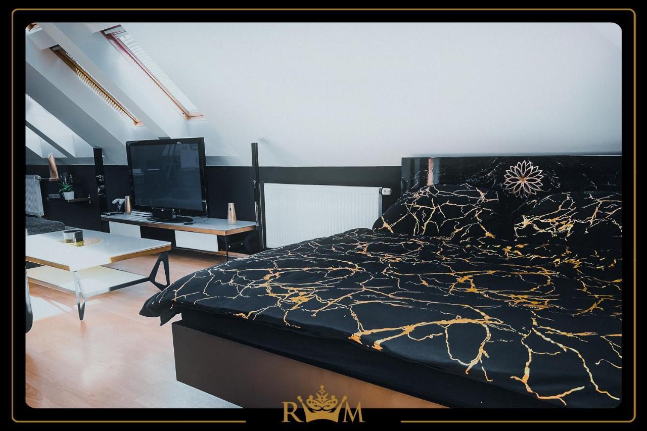 Rm Luxury Apartment In Prague • 6 People • Free Parking • Pets ภายนอก รูปภาพ