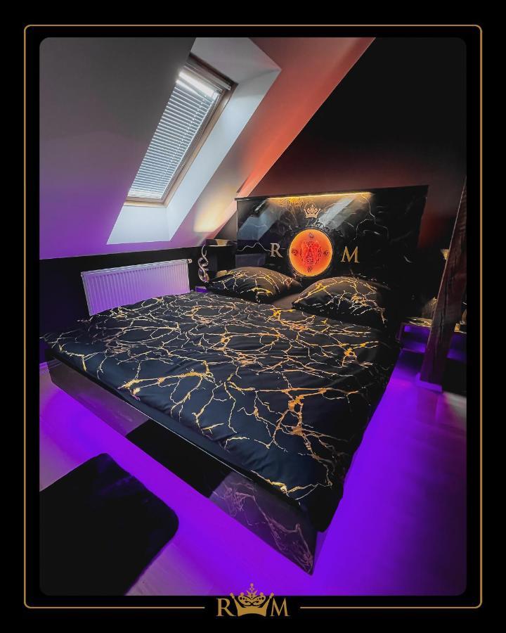 Rm Luxury Apartment In Prague • 6 People • Free Parking • Pets ภายนอก รูปภาพ